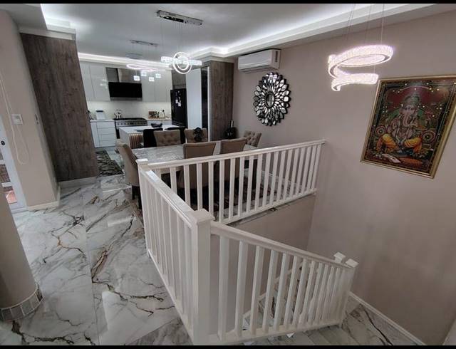 3 BEDROOM TOWNHOUSE FOR SALE IN SUNNINGDALE